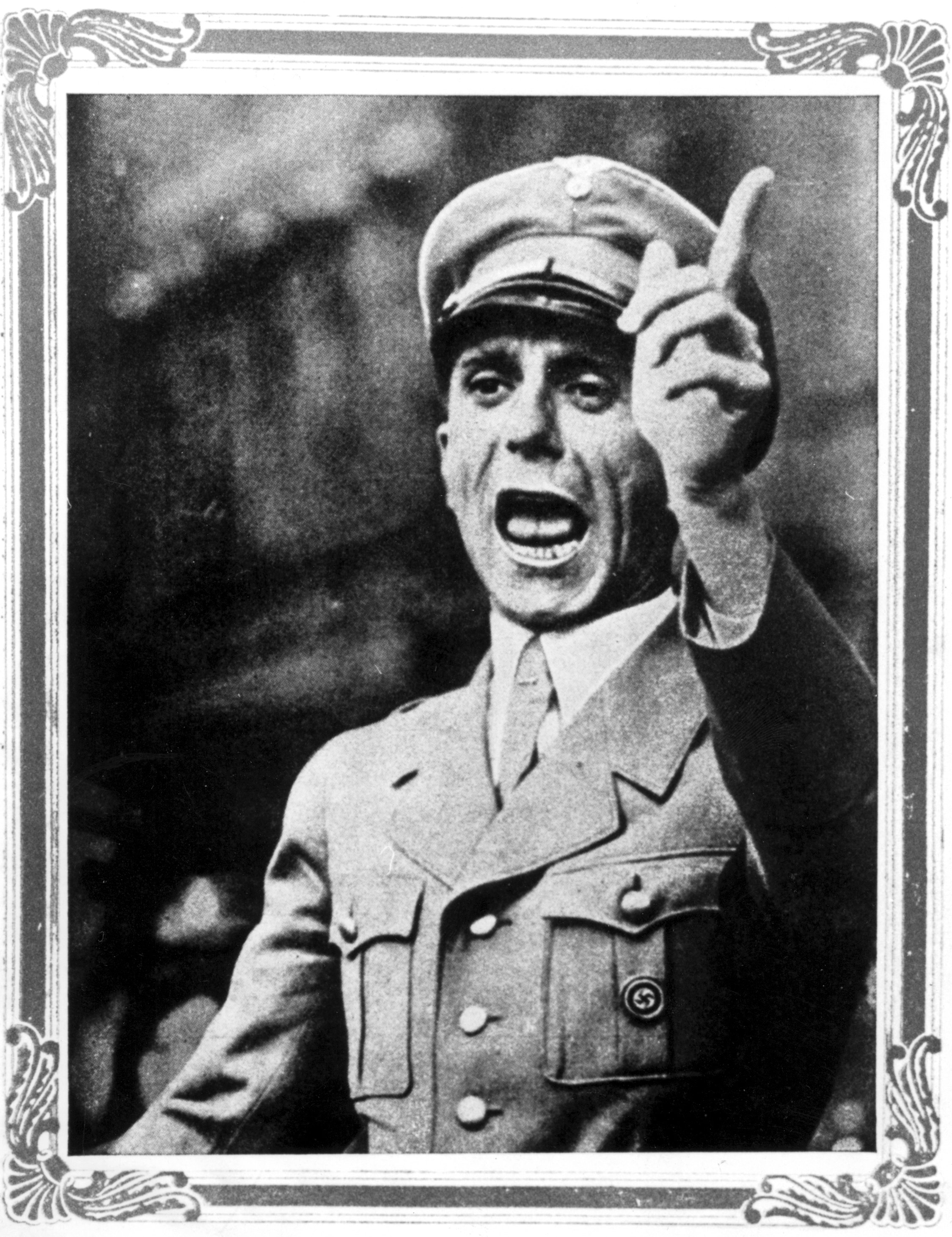 Propagandaministern och nazisten Joseph Goebbels arbetade tillsammans med Hilter.